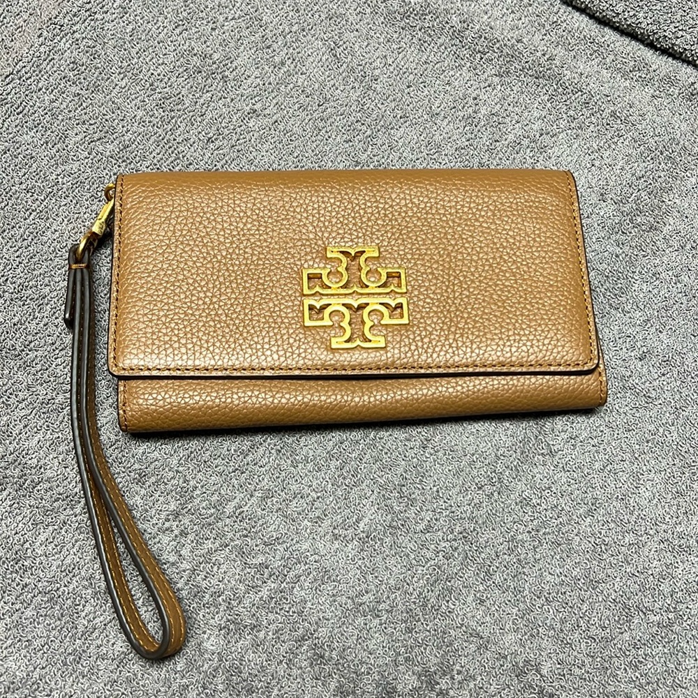 Tory burch wristlet